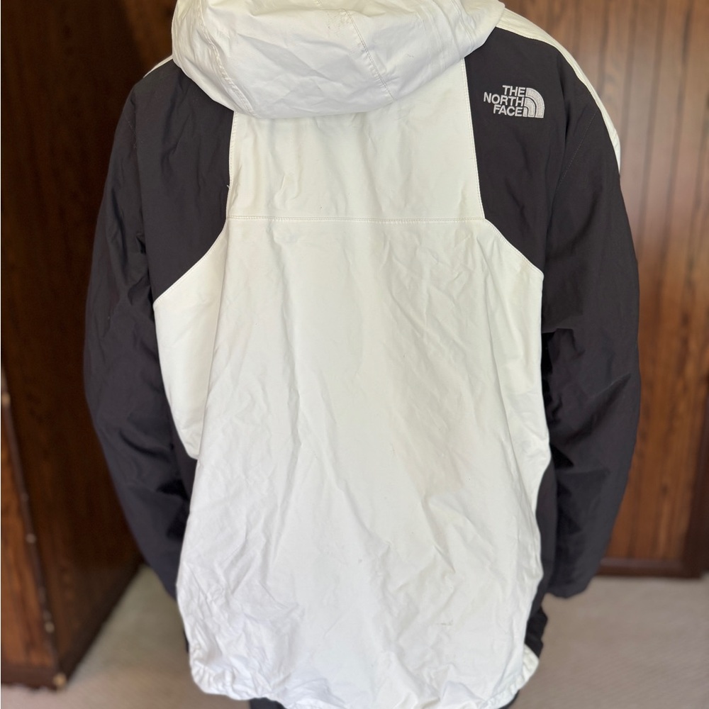 The North Face Men’s HyVent Jacket – XXL Shell Black & White